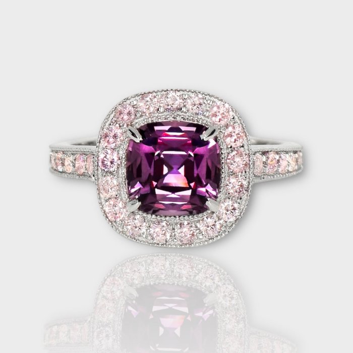 Ingen mindstepris - Ring - 14 karat Hvidguld -  266ct tw Spinel - Diamant - IGI 203 ct intens farve