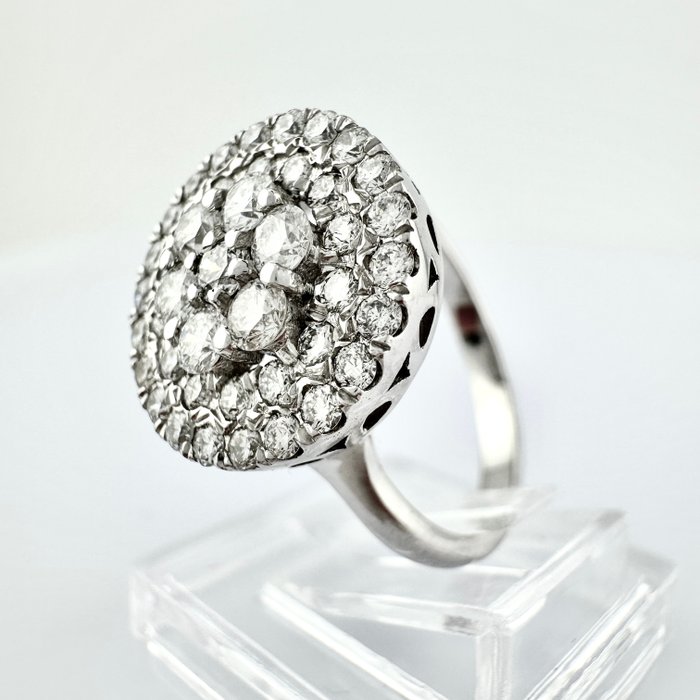 Ring - 14 karat Hvidguld -  0.91ct. tw. Diamant (Natur)  - Diamant - (naturlige diamanter)