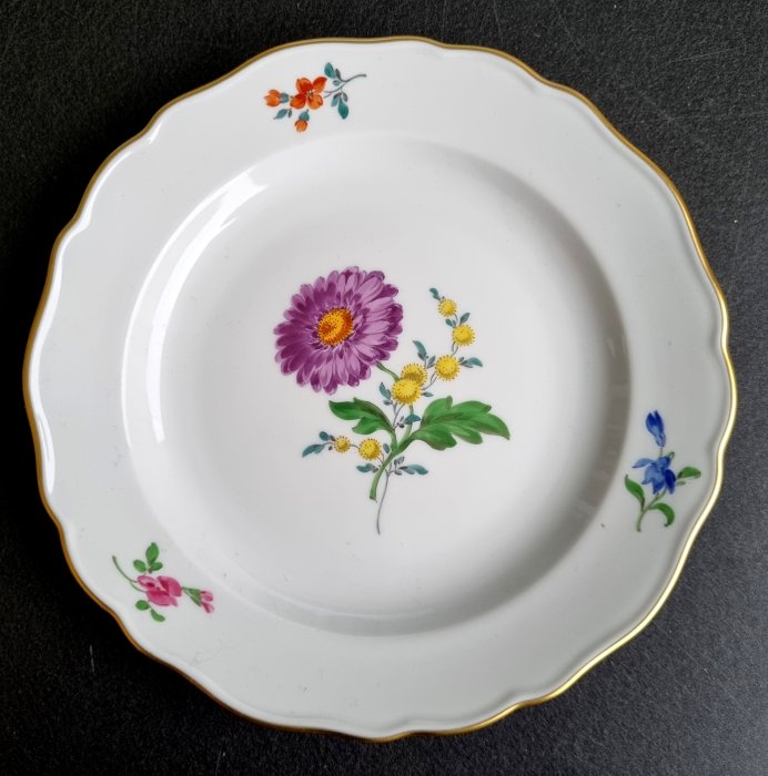 Meissen - Bordservice - Blomsterdekoration med guldkant 6 x desserttallerkener ca 18 cm. - Porcelæn