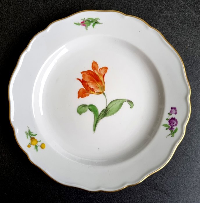 Meissen - Bordservice - Blomsterdekoration med guldkant 6 x desserttallerkener ca 18 cm. - Porcelæn