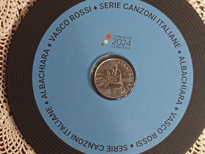 Italien. 5 Euro 2024 "Vasco Rossi"  (Ingen mindstepris)