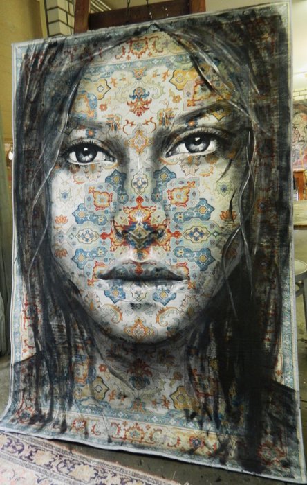 Jacqueline Klein Breteler - Amber, portrait painting on a carpet - XXL