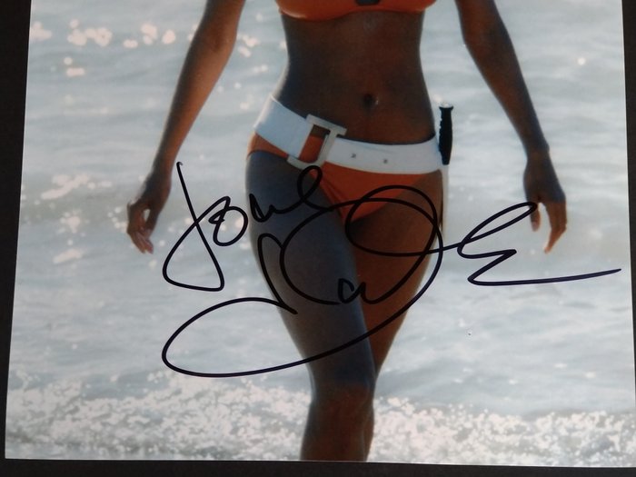 James Bond 007: Die Another Day - Halle Berry "Jinx" - Autograph, Photo with COA