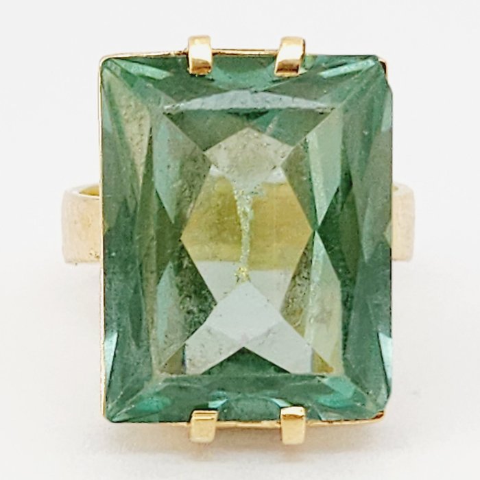 Ring - 18 kraat Gulguld -  7.00ct. tw. Spinel