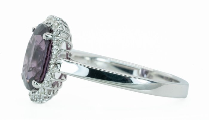 Ring - 18 kraat Hvidguld, Deep Purplish Pink (Burma) -  2.79ct. tw. Spinel - Diamant - 0,24 ct - SI