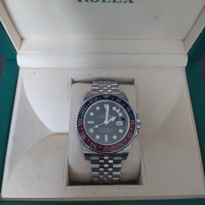 Rolex - GMT-Master II Pepsi - 126710BLRO - Mænd - 2011-nu