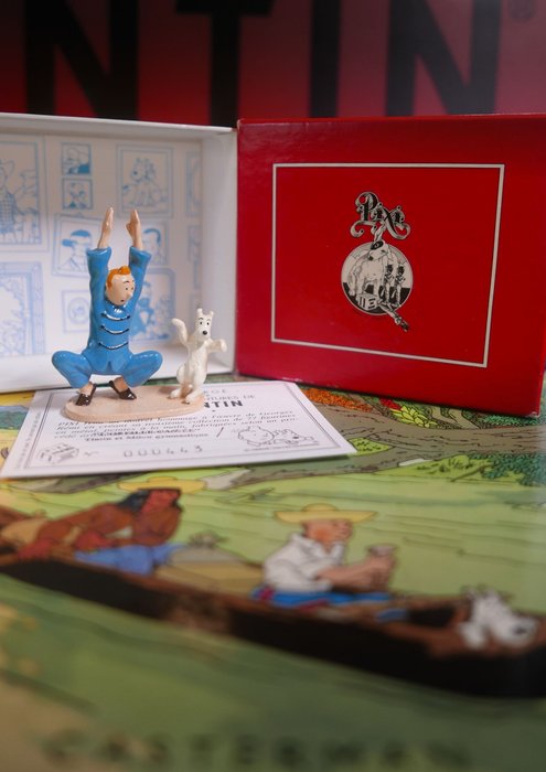 Tintin - Figurine Pixi 4556 - HERGÉ : Tintin série N°3 - Tintin et Milou gymnastique " L'OREILLE CASSEE "