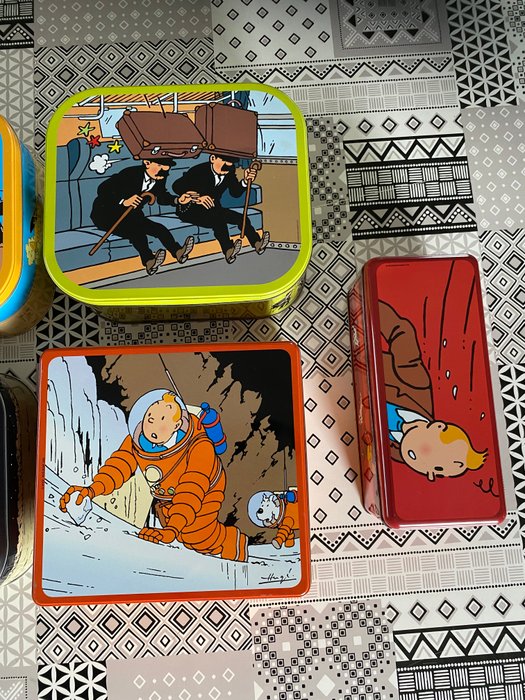 Tintin 6 småkagedåser i metal