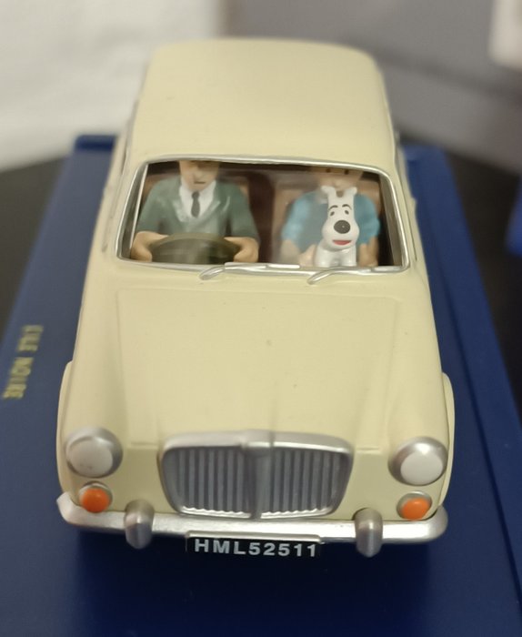 Tintin - Ensemble de 2 voitures 1/24 et 1/4 la MG de l'auto stop - 2 figurer