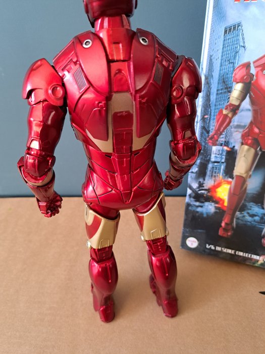 Marvel: Iron Man - Robert Downey Jr. - empire toys