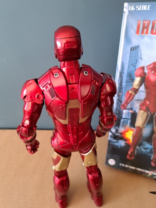 Marvel: Iron Man - Robert Downey Jr. - empire toys