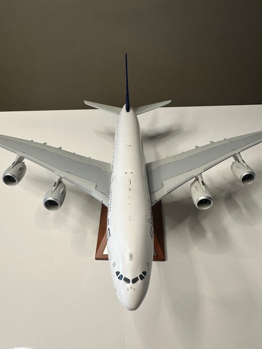 JC Wings 1:200 - Modelfly - Airbus A380 - Singapore Airlines - 9V-SKR