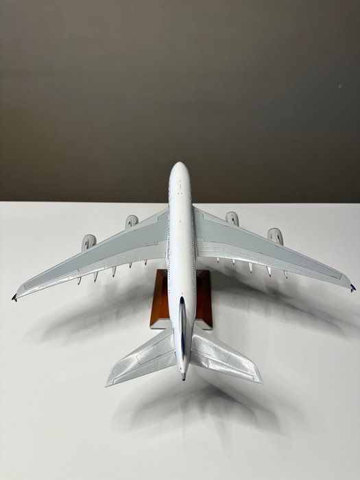 JC Wings 1:200 - Modelfly - Airbus A380 - Singapore Airlines - 9V-SKR