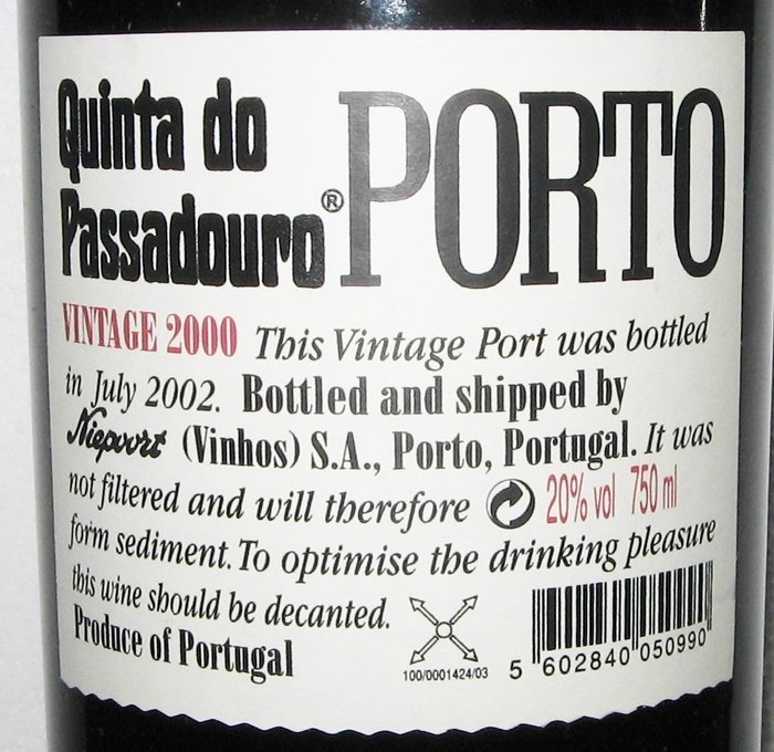 2000 Niepoort's "Quinta do Passadouro" - Vintage Port - Flasket 2002 -  Douro  - 3 Flasker (0,75 L)