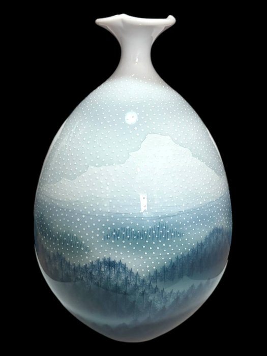 Mesterværk af Fujii Shumei, en ægte Arita-porcelænsperle - Porcelæn - Fujii Shumei - Japan - Shōwa-periode (1926-1989)