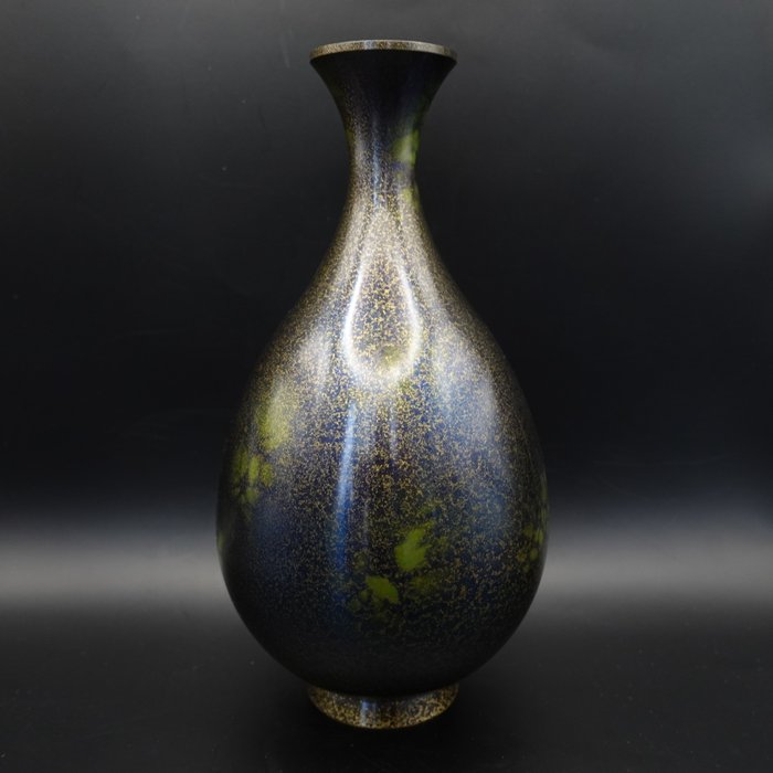 H21,5 cm Takaoka kobbertøj 高岡銅器 Fin bronze vase - Japan - Shōwa-periode (1926-1989)