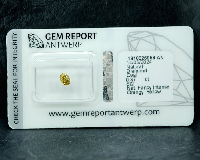 1 pcs Diamant  (Naturfarvet)  - 0.37 ct - Fancy intense Orange nuance Gul - SI2 - Gem Report Antwerp (GRA)