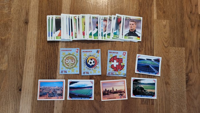 Panini - Euro 96 - Including 3 emblems - 96 Loose stickers