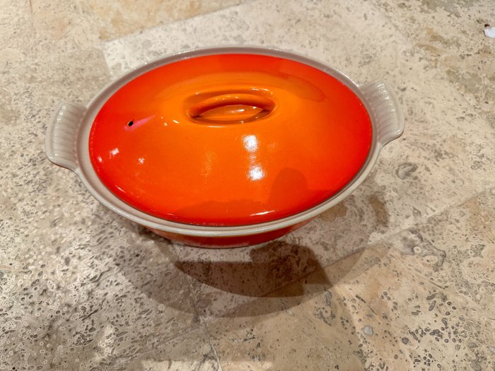 Le Creuset - Ovnfad -  næsten ny - Støbejern - Sjælden stor oval terrine