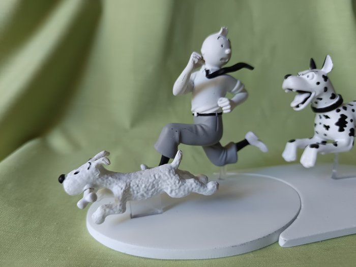 Moulinsart - Statuette - Figurine TINTIN; Tintin, Milou et le danois "L'ILE NOIRE" (Hors-Série N°7) (2) - PVC