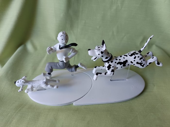 Moulinsart - Statuette - Figurine TINTIN; Tintin, Milou et le danois "L'ILE NOIRE" (Hors-Série N°7) (2) - PVC