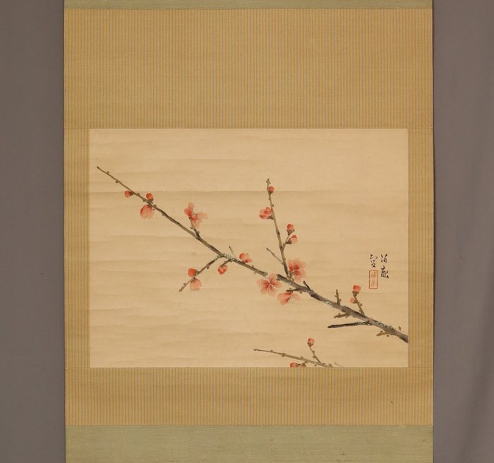 Red Plum Tree - Med signatur Tekiho sha 笛畝寫 - Papir - Nishizawa Tekiho (1889-1965), Tomo-bako - Japan - Shōwa-periode (1926-1989)