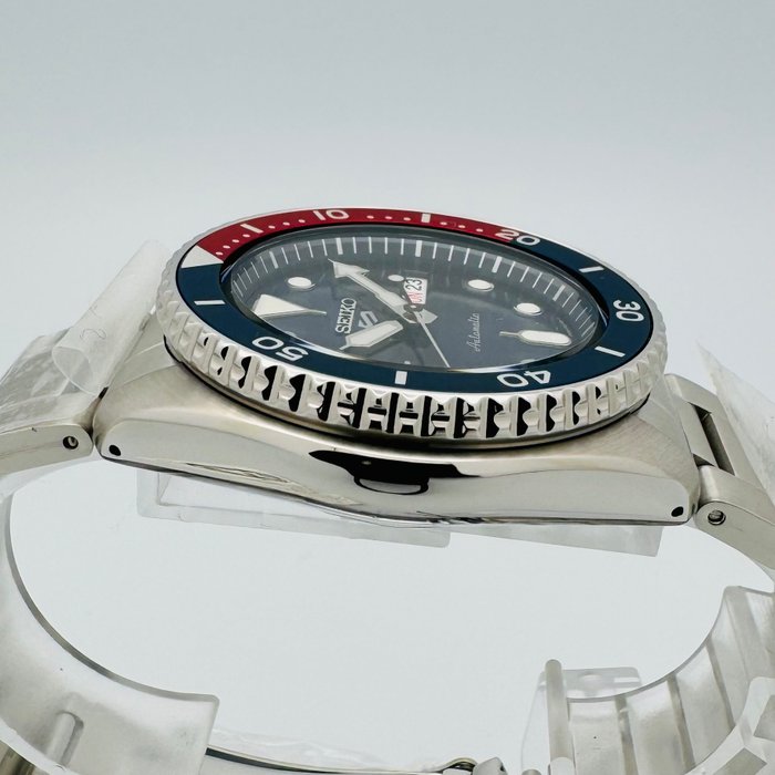 Seiko - Sport 5 Automatic Pepsi Bezel - Ingen mindstepris - Mænd - 2011-nu