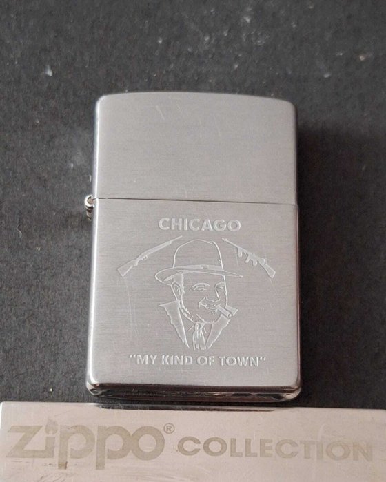 Zippo, Al Capone Chicago Año 1994 Mes Agosto Y Pitillera Volkswagen - Lighter - Stål -  (2)