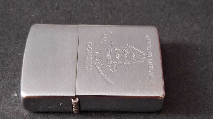 Zippo, Al Capone Chicago Año 1994 Mes Agosto Y Pitillera Volkswagen - Lighter - Stål -  (2)