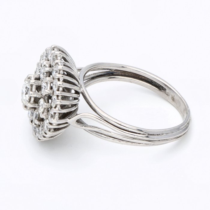 Ring - 18 kraat Hvidguld -  085ct tw Diamant (Natur)