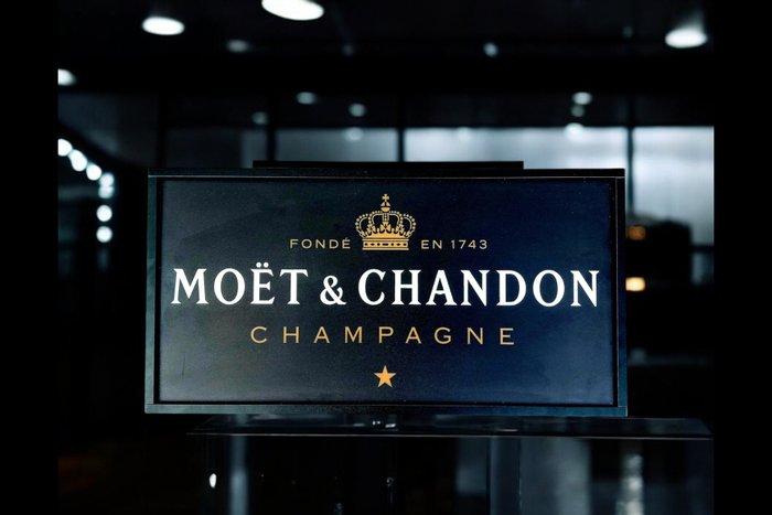 Moët  Chandon champagne - Lysskilt - Moët  Chandon- lysende reklameskilt - Plast