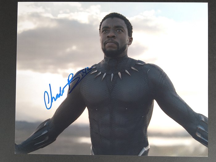 Black Panther - Chadwick Boseman "Black Panther" - Autograph, Photo with LOA