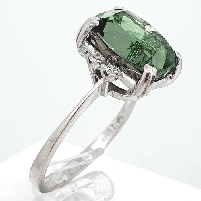 Ring - 18 kraat Hvidguld Peridot - Diamant