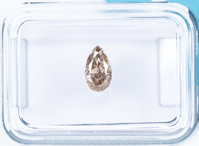 Ingen mindstepris - 1 pcs Diamant  (Naturfarvet)  - 0.54 ct - Pære - Fancy Brun - VVS2 - International Gemological Institute (IGI)