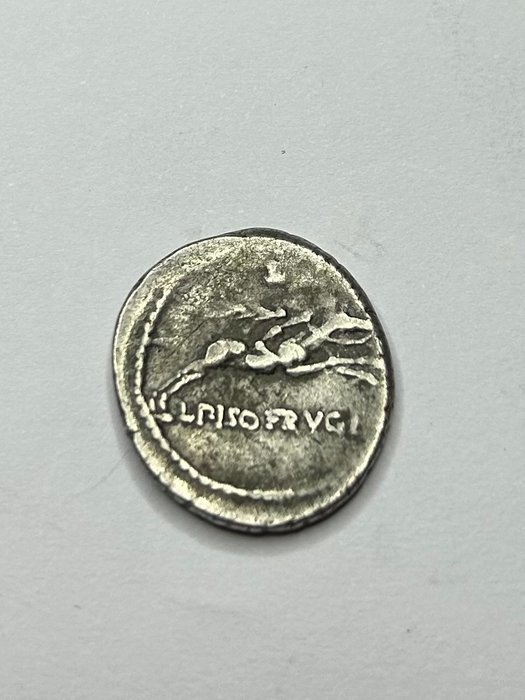 Romerska republiken. L. Calpurnius Piso L.f. L.n. Frugi, 90 f.Kr.. Denarius  (Ingen mindstepris)