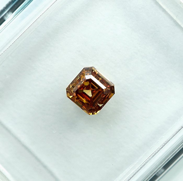 1 pcs Diamant  (Naturfarvet)  - 0.40 ct - Fancy Orange nuance Gul - SI2 - International Gemological Institute (IGI)