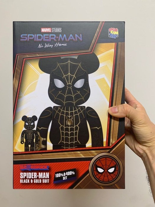 Medicom Toy Be@rbrick - 400%  100% Bearbrick - Spiderman - No Way Home (Black  Gold Suit)