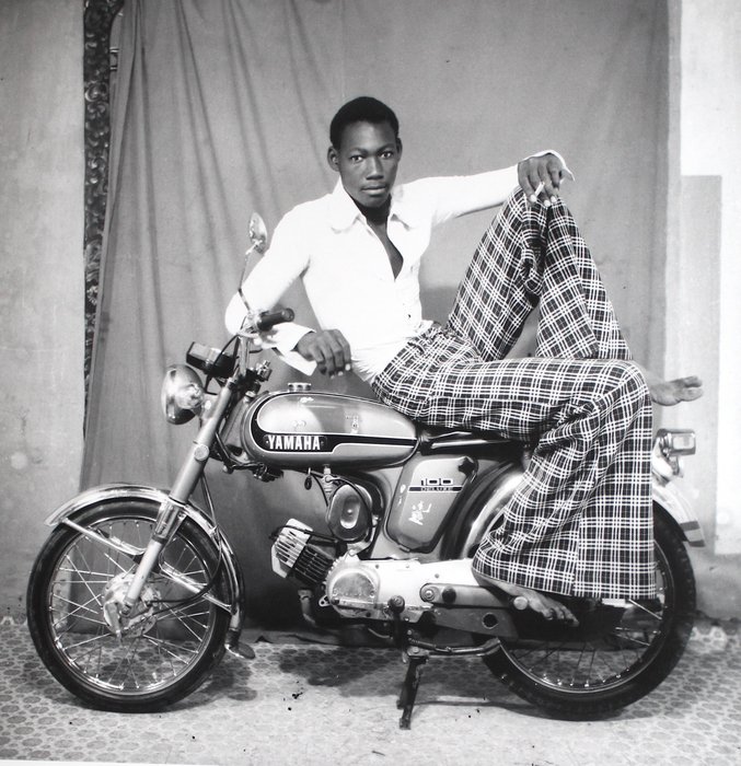 Sanlé Sory (1943) - Sur ma nouvelle moto - 1975 (XL)