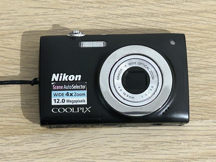 Nikon, Olympus, Panasonic, Sony, Pentax, FujiFilm Coolpix S3000, S4200, S2500, S220, S8000, Lumix DMC-F3, CyberShot DSC-W55, FINEPIX J50, Optio L60, Digitalkamera