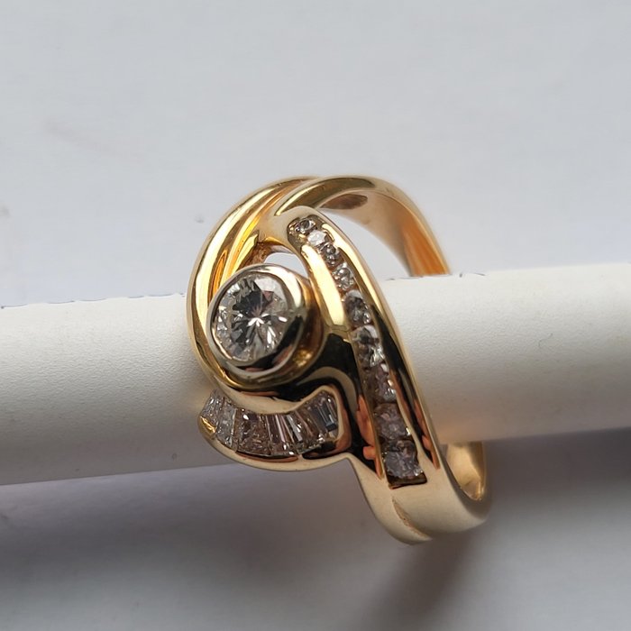 Ring - 18 kraat Gulguld -  106ct tw Diamant (Natur)  - Diamant - 18 karat guld diamantring