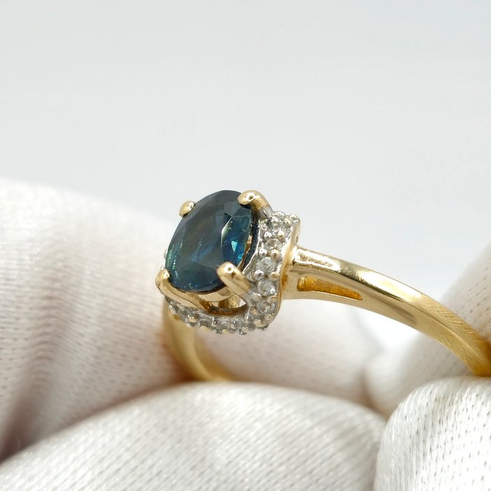 Ingen mindstepris - Forlovelsesring - 10 kt. Gulguld -  1.07ct. tw. Safir - Diamant