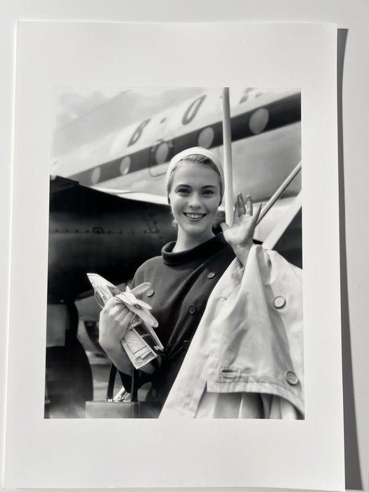 Jean Seberg - London Airport in June 1957 - Collector Image - Size 42x30 cm - 100% new - Gallery Stamp  sign  - Never Exposed - Baryta - Flat shipped ! - No carton tube - Ready to Frame size A3 42x30 cm