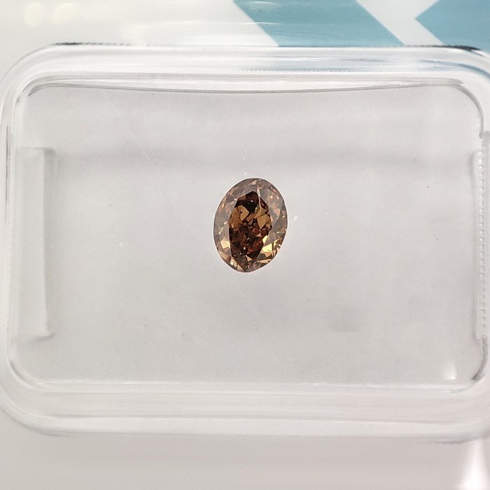 Ingen mindstepris - 1 pcs Diamant  (Naturfarvet)  - 0.33 ct - Oval - Fancy vivid Orange Brun - SI2 - International Gemological Institute (IGI)