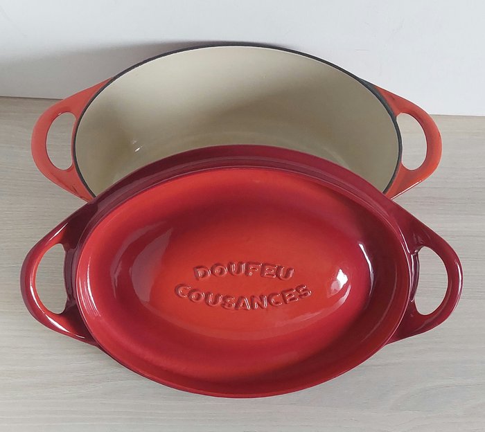 Le Creuset, Cousances - Kasserolle -  DOUFEU - Støbejern, emalje - Fremstillet i Frankrig