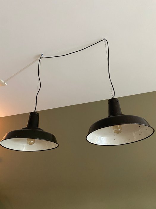 Hængende lampe - Emalje - Vintage fabrikslampe