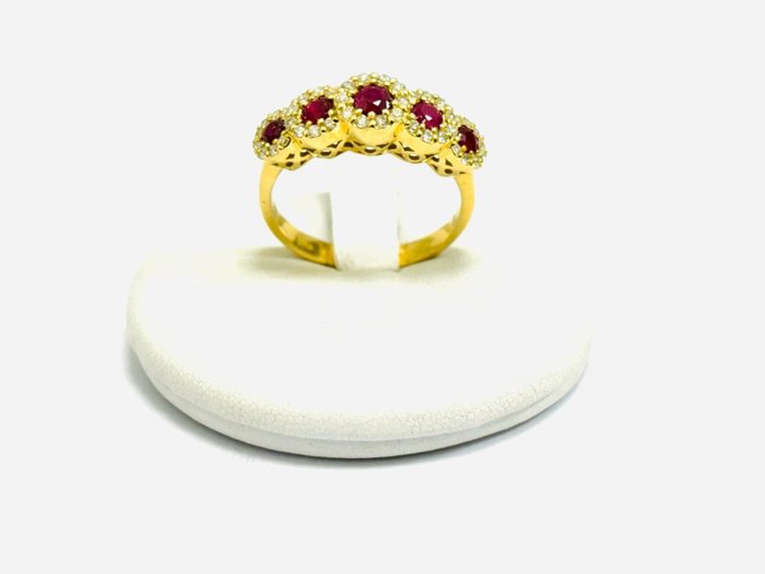 Ring - 18 kraat Gulguld -  1.60ct. tw. Rubin - Diamant - Fremstillet i Italien