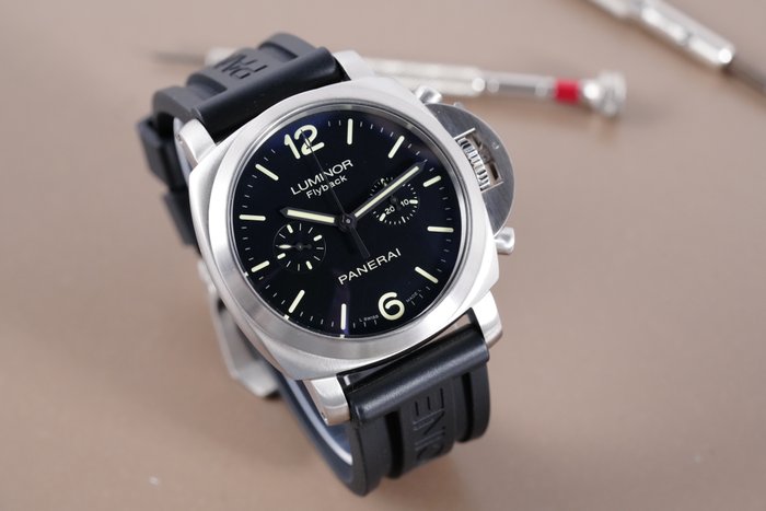 Panerai - Luminor Flyback Chronograph - PAM00361 - Mænd - 2011-nu