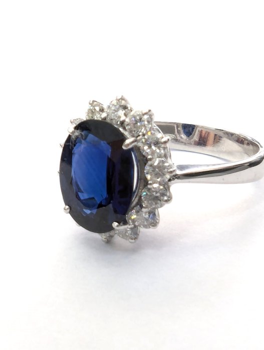 Ring - 18 kraat Hvidguld -  2.97ct. tw. Safir - Diamant