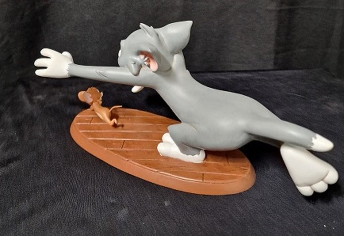 Warner Bros / Looney Tunes - Statuette - Tom and Jerry Catch Me polyresin Figurine - Polyresin