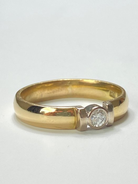 Ingen mindstepris - Ring - 18 kraat Gulguld Diamant (Natur)